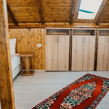 Bujtina Kalaja Fogadó *