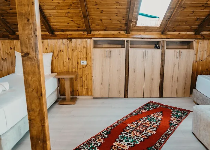 Bujtina Kalaja Inn *